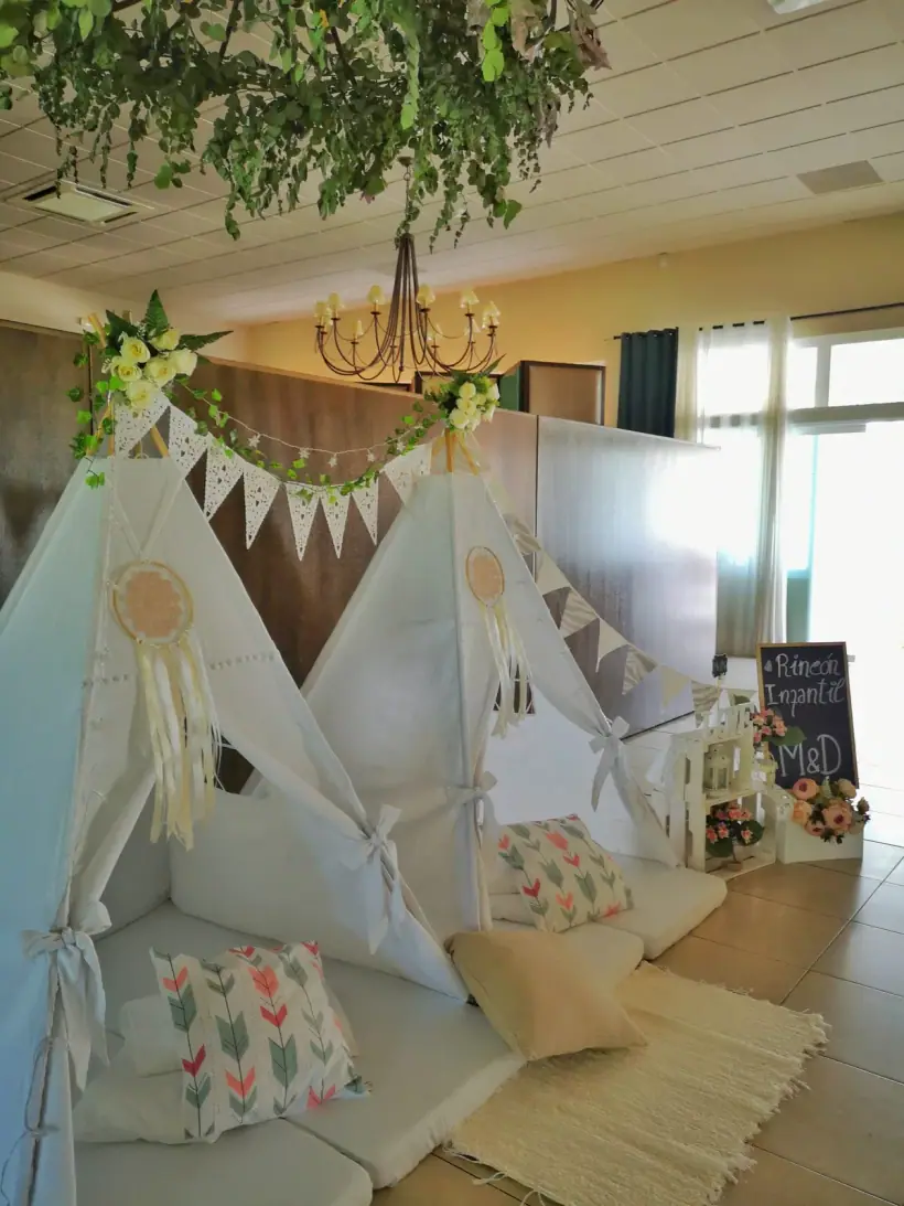Fiesta spa infantil con tipis y decoración en tonos suaves en Zaragoza